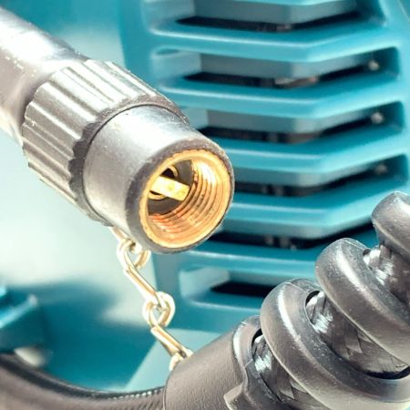 MAKITA マキタ 充電式空気入れ MP001G ブルー