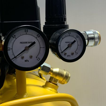 ASTRO PRODUCTS アストロプロダクツ サイレントエアコンプレッサー20L AP041057 イエロー