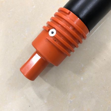 BLACK+DECKER ブラックアンドデッカー  チェーンソー 充電器・充電池1個・ケース付 コードレス式 200mm 18v 4.0Ah GPC1840LN オレンジ