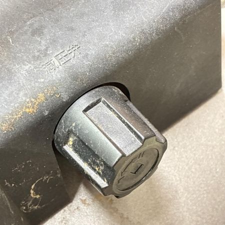 HITACHI 日立 エアタンク 本体のみ 常圧 18-11 UA3810 ライトグレー