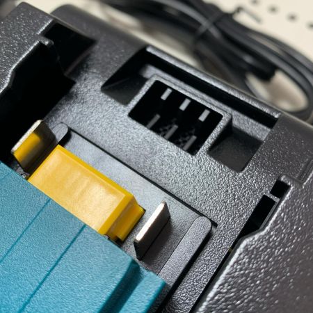 MAKITA マキタ 2口急速充電器 DC18RD