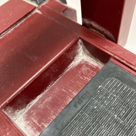 MAKITA マキタ 工具 バッテリー式ラジオ MR108 レッド 本体のみ コードレス式 18v