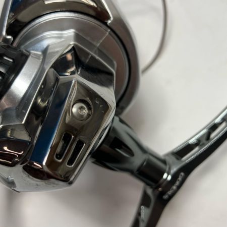 SHIMANO シマノ リール スピニングリール 23ストラディック C3000XG 045867 箱付