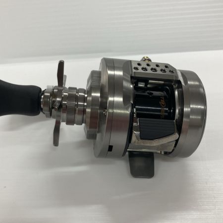 SHIMANO シマノ 23カルカッタコンクエストBFS XGL 045713 ベイトリール