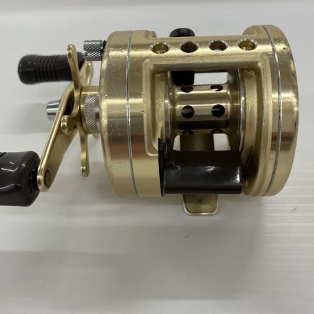 SHIMANO シマノ ベイトリール カルカッタ 201XT 本体のみ