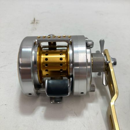 SHIMANO シマノ ベイトリール 10オシアカルカッタコンクエスト 300J-HG 02603 本体のみ