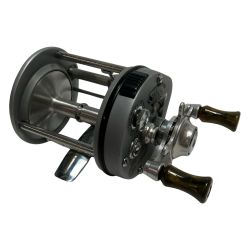 フルーガー リール ベイトリール  ｼｭｰﾌﾟﾘｰﾑ ｼﾞｬﾝﾋﾟﾝｸﾞﾊﾞｽ Bランク