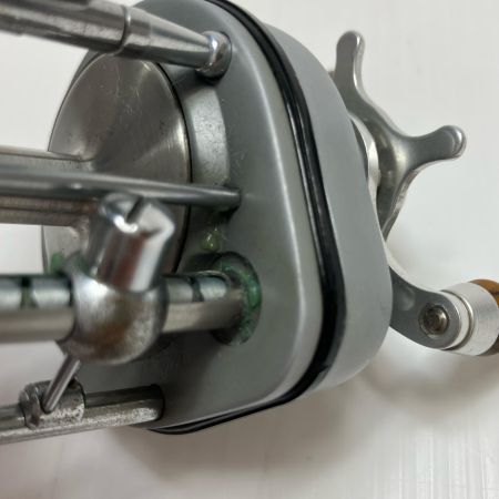 フルーガー リール ベイトリール  ｼｭｰﾌﾟﾘｰﾑ ｼﾞｬﾝﾋﾟﾝｸﾞﾊﾞｽ