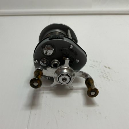 フルーガー リール ベイトリール  ｼｭｰﾌﾟﾘｰﾑ ｼﾞｬﾝﾋﾟﾝｸﾞﾊﾞｽ