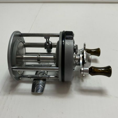 フルーガー リール ベイトリール  ｼｭｰﾌﾟﾘｰﾑ ｼﾞｬﾝﾋﾟﾝｸﾞﾊﾞｽ