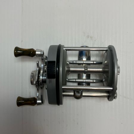 フルーガー リール ベイトリール  ｼｭｰﾌﾟﾘｰﾑ ｼﾞｬﾝﾋﾟﾝｸﾞﾊﾞｽ