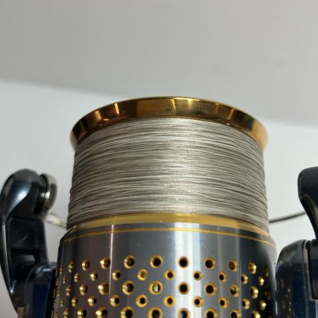 SHIMANO シマノ スピニングリール 10ステラC3000HG  箱付 箱傷あり 02434