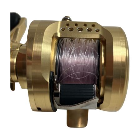 SHIMANO シマノ ベイトリール　カルカッタコンクエスト201XG 使用感有 程度B 044419