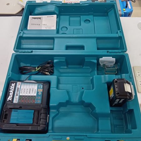 MAKITA マキタ TW700D ブルー 工具 締め付け工具 インパクトレンチ 程度B 充電器・充電池2個・ケース付 コードレス式 12.7mm 600Nm 18v 6.0Ah 4,5 0082247 使用感有