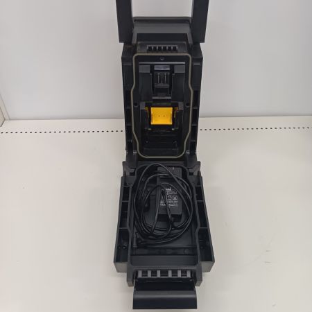 MAKITA マキタ MR113 ブラック 工具 工具関連用品 バッテリー式ラジオ 程度B 本体のみ 14.4v 00010088 キズ・ヨゴレ有