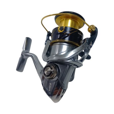 SHIMANO シマノ スピニングリール　16ヴァンキッシュ C3000HG キズ有 程度B 03504