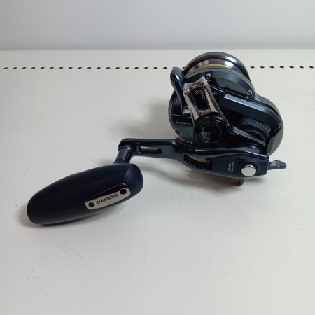 SHIMANO シマノ 釣り用品 リール 両軸リール 04004 オシアジガ-エフカスタム2000NRHG キズ有 程度B 箱付