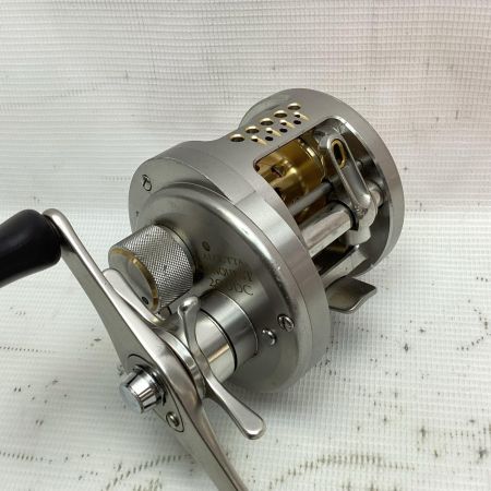 SHIMANO シマノ ベイトリール 03カルカッタコンクエスト200DC RH460