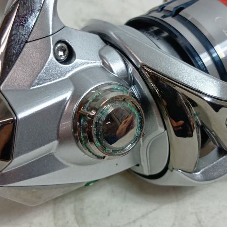 SHIMANO シマノ 04013 釣り用品 リール スピニングリール 19ストラディック C2000S サビ有 程度B 箱付