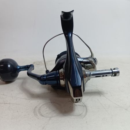 SHIMANO シマノ 04244 釣り用品 リール スピニングリール 20ストラディックSW 5000XG キズ有 程度B ゴメクサススタンド付、スプールエッジに傷あり
