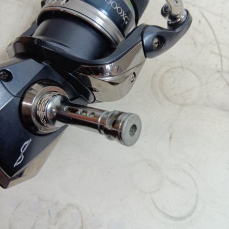 SHIMANO シマノ 04244 釣り用品 リール スピニングリール 20ストラディックSW 5000XG キズ有 程度B ゴメクサススタンド付、スプールエッジに傷あり