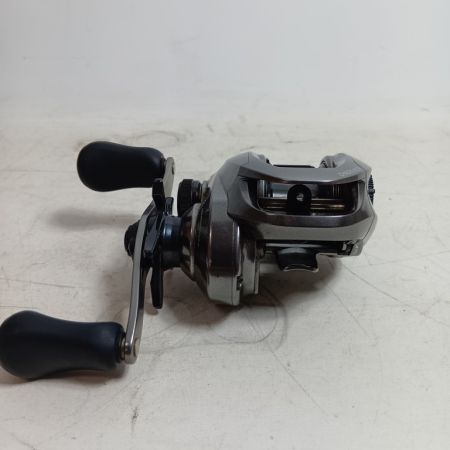SHIMANO シマノ 03725 釣り用品 リール ベイトリール 17クロナークMGL キズ有 程度B