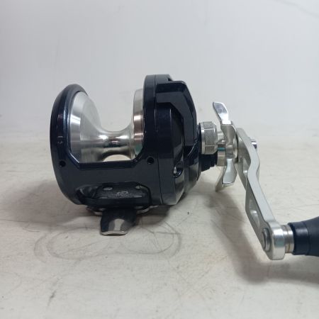 SHIMANO シマノ 04220 釣り用品 リール ベイトリール 20トリウム 2000HG キズ有 程度B