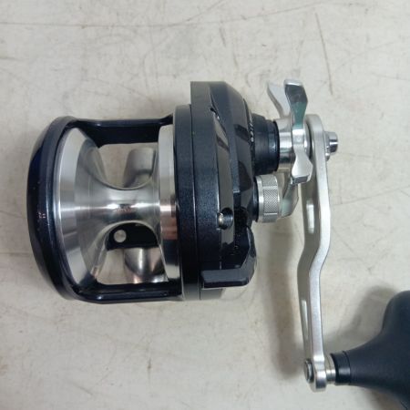 SHIMANO シマノ 04220 釣り用品 リール ベイトリール 20トリウム 2000HG キズ有 程度B