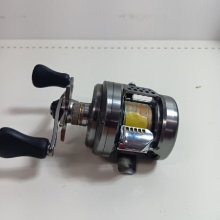 SHIMANO シマノ 03676 釣り用品 リール ベイトリール 17カルカッタ コンクエストBFS HG-L キズ有 程度BC 箱付