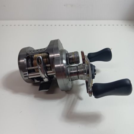 SHIMANO シマノ 03676 釣り用品 リール ベイトリール 17カルカッタ コンクエストBFS HG-L キズ有 程度BC 箱付