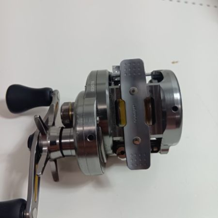 SHIMANO シマノ 03676 釣り用品 リール ベイトリール 17カルカッタ コンクエストBFS HG-L キズ有 程度BC 箱付