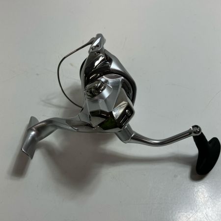 SHIMANO シマノ スピニングリール SHIMANO 04021 19ストラディック 3000MHG キズ有 程度B 04021