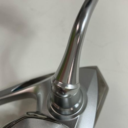SHIMANO シマノ スピニングリール SHIMANO 04021 19ストラディック 3000MHG キズ有 程度B 04021
