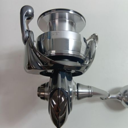 DAIWA ダイワ 00061106(109522) 釣り用品 リール スピニングリール 22イグジスト LT5000-CXH 程度AB 箱付