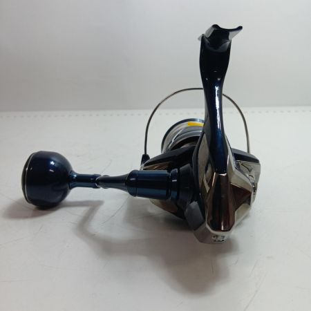 SHIMANO シマノ 047380 釣り用品 リール スピニングリール 24ストラディック 程度B