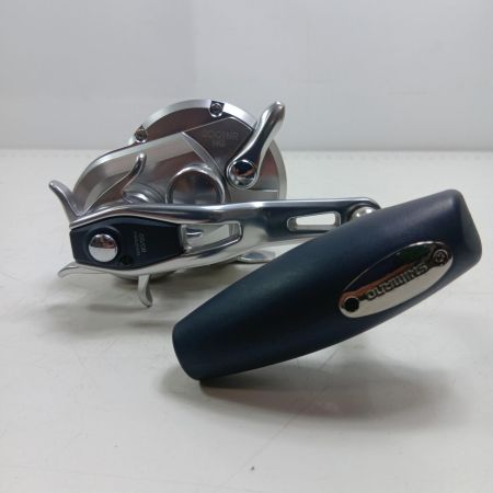 SHIMANO シマノ 03672 釣り用品 リール ベイトリール 17オシアジガー 2001NRHG 程度B