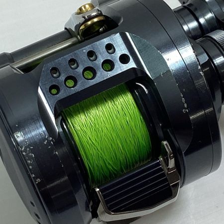 SHIMANO シマノ 046734 釣り用品 リール ベイトリール 24カルカッタコンクエスト シャローエディション30HG キズ有 程度B 替えスプール付き