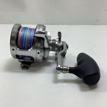 SHIMANO シマノ 03671 釣り用品 リール ベイトリール 17オシアジガー 2000NRHG 程度A 箱付