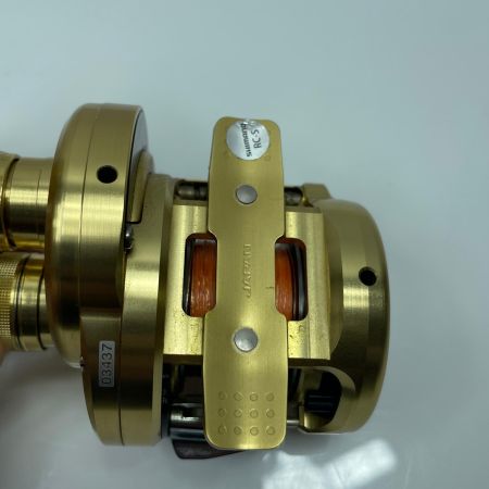 SHIMANO シマノ ベイトリール 15カルカッタコンクエスト 100HG 03437