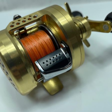 SHIMANO シマノ ベイトリール 15カルカッタコンクエスト 100HG 03437
