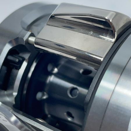 SHIMANO シマノ ベイトリール 20カルカッタコンクエストDC 200HG 04039