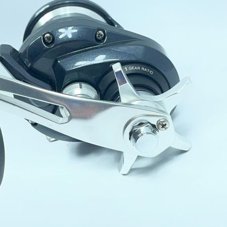 SHIMANO シマノ ベイトリール 20トリウム 1500HG 04218