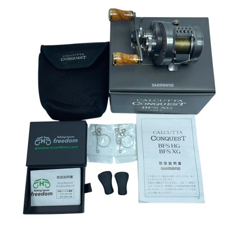 SHIMANO シマノ ベイトリール 23カルカッタコンクエストBFS 045713 カスタムハンドル装着
