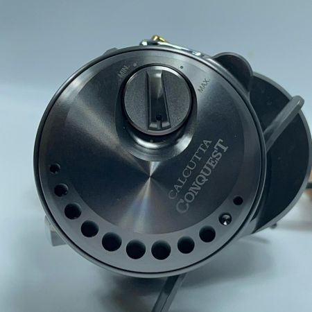 SHIMANO シマノ ベイトリール 23カルカッタコンクエストBFS 045713 カスタムハンドル装着