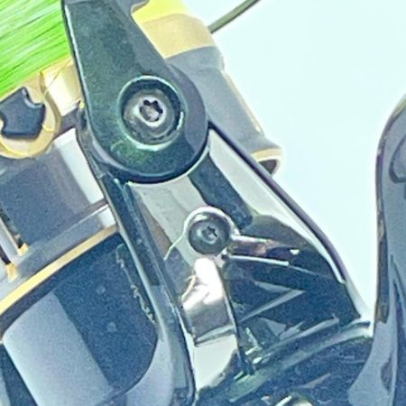 SHIMANO シマノ スピニングリール 18カーディフCI4+ C3000MHG 03935 本体のみ