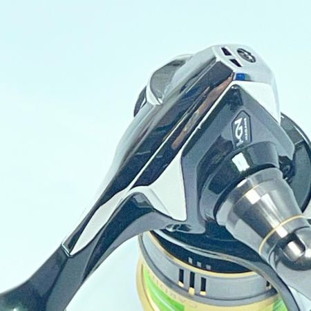 SHIMANO シマノ スピニングリール 18カーディフCI4+ C3000MHG 03935 本体のみ