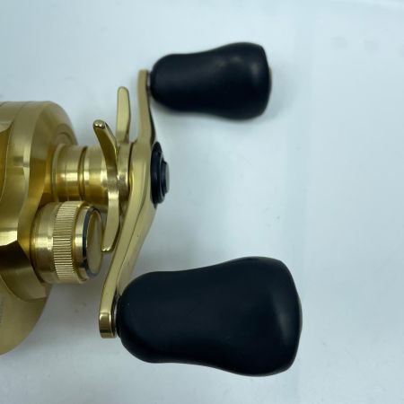SHIMANO シマノ ベイトリール 21カルカッタコンクエスト200HG 04238