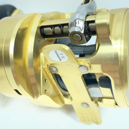 SHIMANO シマノ ベイトリール 21カルカッタコンクエスト200HG 04238