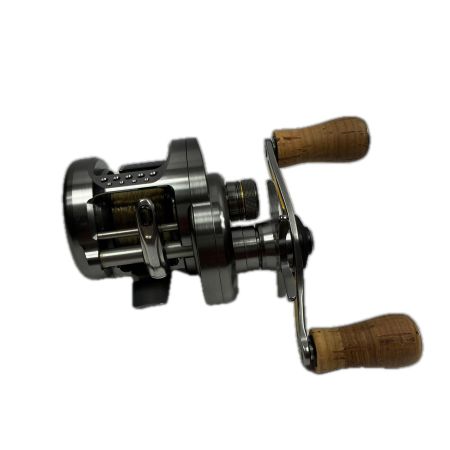 SHIMANO シマノ ベイトリール 17カルカッタ コンクエストBFS 03676