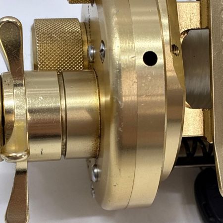 SHIMANO シマノ ベイトリール 01カルカッタコンクエスト 101 RH443